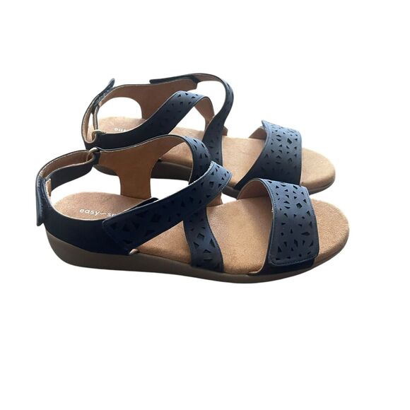 Easy Spirit NWOB Women's Size 11 M Comfort Navy Blue Criss Cross Leather Sandals - Picture 1 of 9